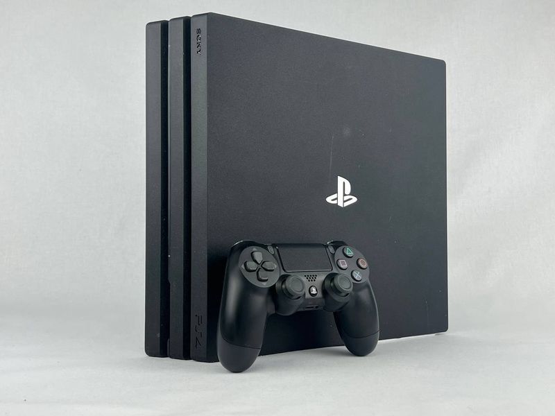 Консоль Sony PlayStation 4 Pro CUH-70-71xx 1TB Black Б/У + Геймпад Бездротовий DualShock 4 Version 2 1407 фото