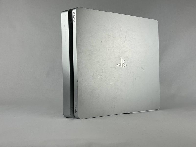 Консоль Sony PlayStation 4 Slim 500GB Silver Б/У + Геймпад Бездротовий DualShock 4 Version 2 863 фото